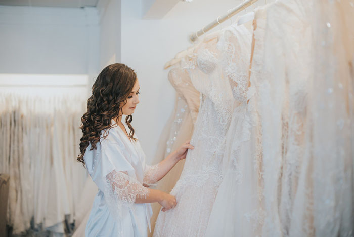 لباس عروس - مجتمع تجاری گلدن مال