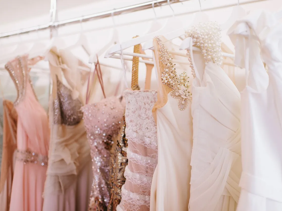 رنگ‌های پرطرفدار لباس مجلسی در سال 2025